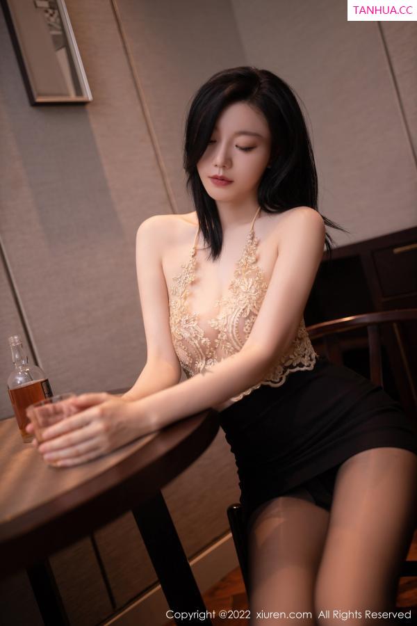 安然Maleah  [XiuRen]高清写真图 2022.12.27 No.6051 安然anran 醉酒主题第45张图片